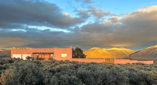 Southwest Home w/ 360-degree Mtn View, Ski Nearby!, Varaa Lomakoti Wheeler Peak Wilderness Area New Mexico