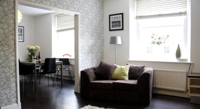 Licatas Apartment Cotswolds Sleeps 6, Varaa Huoneisto Asunnot kohteessa Merseyside, Huoneisto