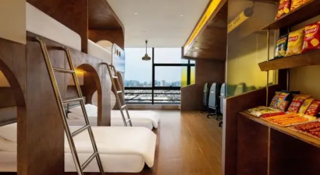 Пятиместный люкс Trace E-sports Hotel (Chengdu Du Fu Thatched Cottage & SWUFE Metro Station Branch)