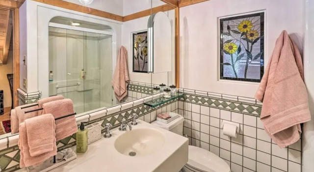 Коттедж Serene Sun Valley Home w/ Hot Tub & Mtn Views