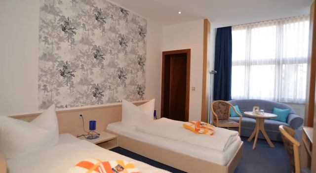 Hotel Am Hohen Schwarm, Book Hotel Saalfelder Hoehe Thuringian Forest