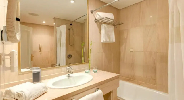 Трёхместный Номер Standard AZZ Mérida Medea Hotel