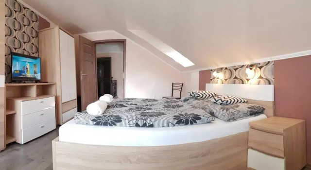Central-Aqua Apartman, Забронировать Апартаменты/квартира Отели Дьюла с бассейном, рядом с Castle Spa, Бассейн