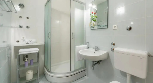 Апартаменты c 1 комнатой с балконом и с видом на море Apartments Plazibat