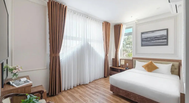 Номер Deluxe с балконом и с видом на город PINE VIEW Hotel Dalat