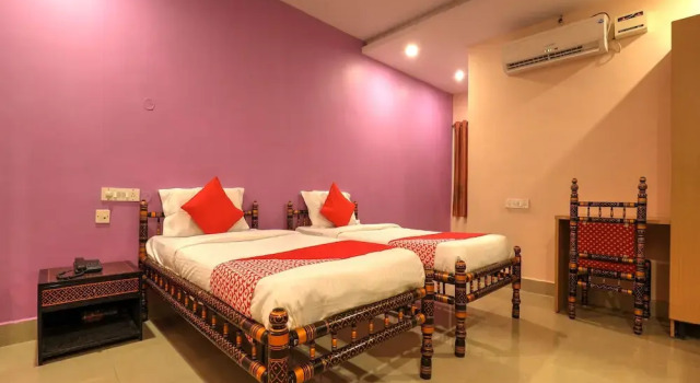 OYO 14027 Dsr Residency, Rezerwuj Hotel Shamshabad 