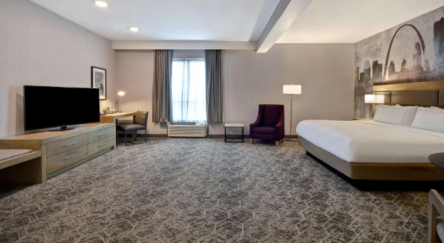 Двухместный номер Deluxe DoubleTree by Hilton St. Louis Airport, MO