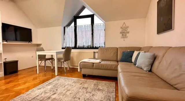 Charming City Loft Apartment With Free Parking