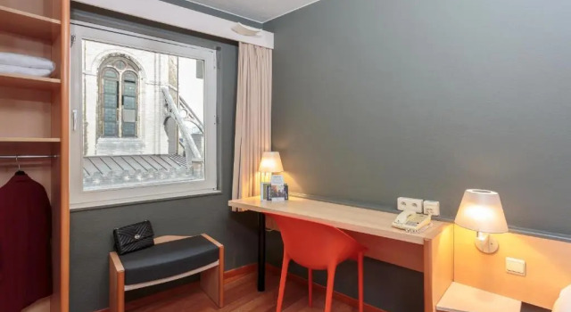 Трёхместный номер Standard Ibis Brussels City Centre
