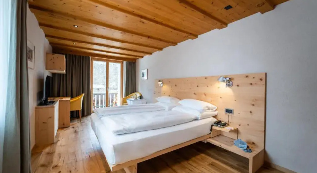 Двухместный номер Comfort с балконом Hotel Albris