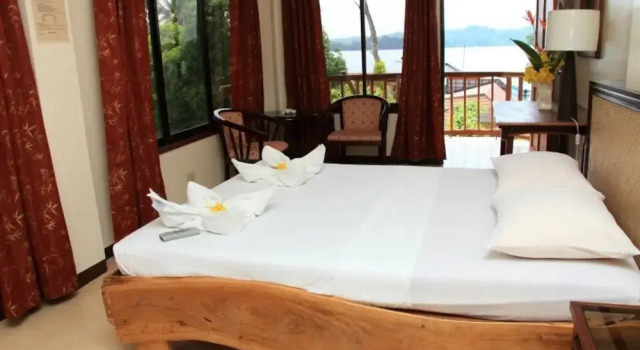 Elizabeth's Hideaway Hotel & Restaurant, Réserver Hôtel Hôtels à Mindoro avec piscine, Piscine