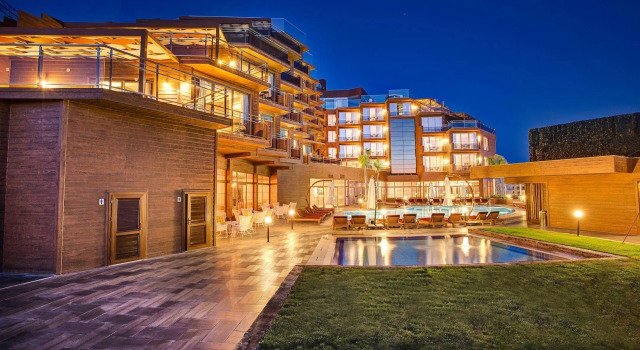 Qlusive Hotel