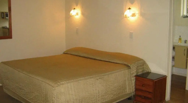 Студия Shortland Court Motel