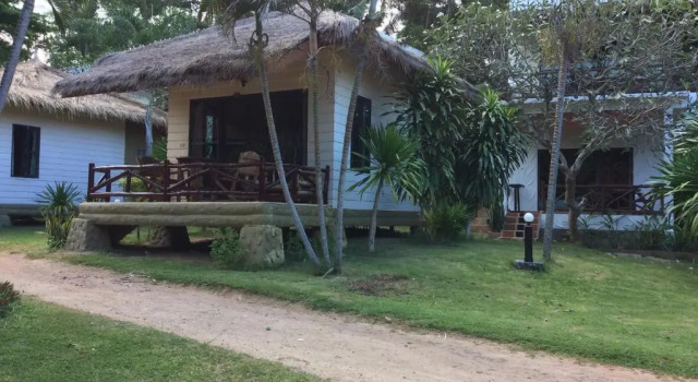 Бунгало Superior Bow Thong Beach Resort