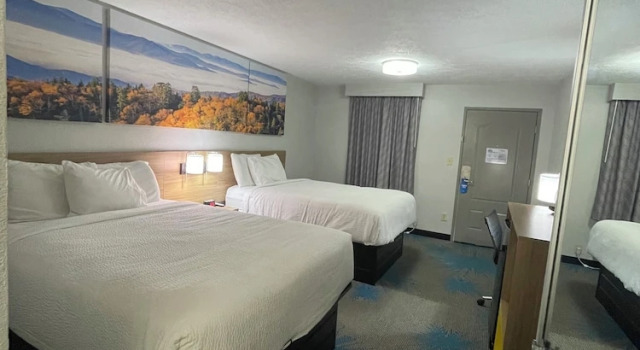 Четырёхместный номер Standard Days Inn by Wyndham Savannah