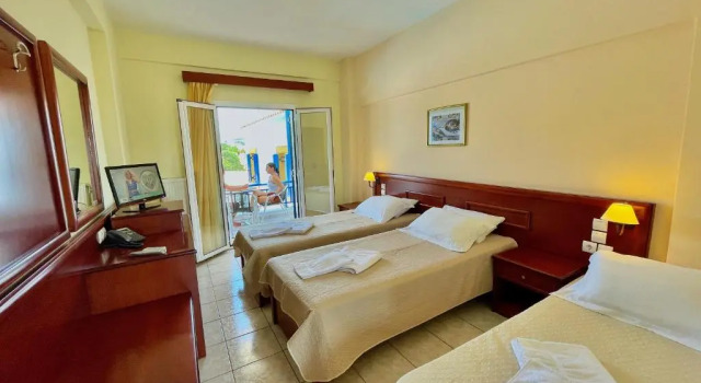 Трёхместный номер Standard Venardos Hotel