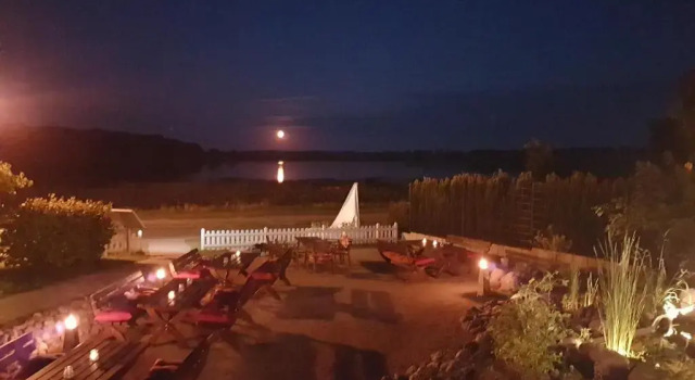 Трёхместный номер Standard с видом на озеро Hotel Am Fleesensee