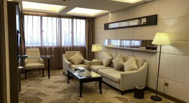 Люкс Business Hua Qiao Hotel