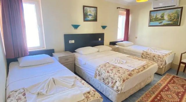Четырёхместный номер Standard Sevin Hotel Pension