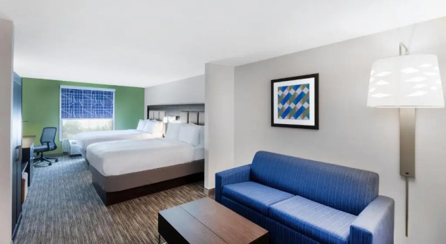 Четырёхместный люкс Holiday Inn Express & Suites Baton Rouge East by IHG