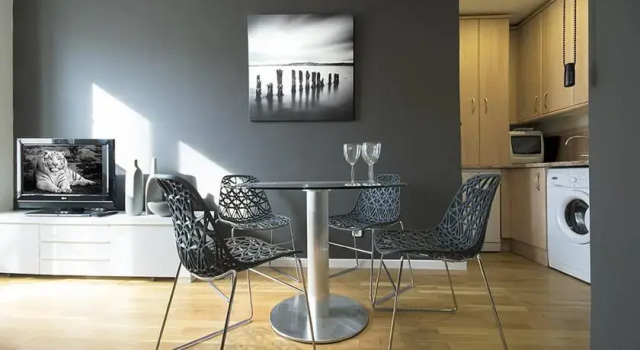 Friendly Rentals Puerta del Sol III, Boek Hotel Madrid Community of Madrid, in de buurt van Edificio Grassy