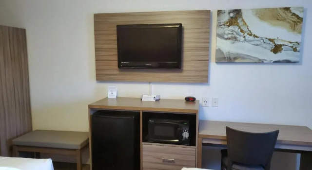 Четырёхместный номер Standard Exchange Club Motel