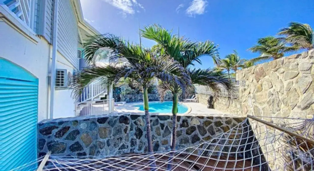 Апартаменты Deluxe Princess Blue, 3BDR, Beach Front Deluxe, Orient Bay, Pool, Wifi 100 Mps