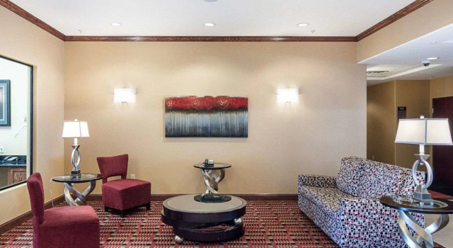 Comfort Inn & Suites