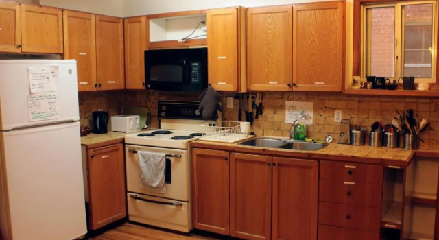 Кровать в общем номере Ottawa Backpackers Inn
