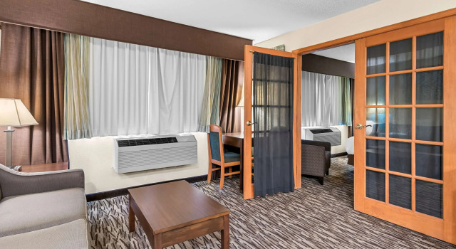 Двухместный люкс с 2 комнатами Best Western Baraboo Inn