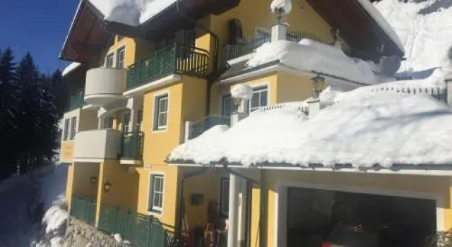 Landhaus Gabriele, Rezervovat Rekreační dům Hotely v Filzmoos s parkováním, Parkování