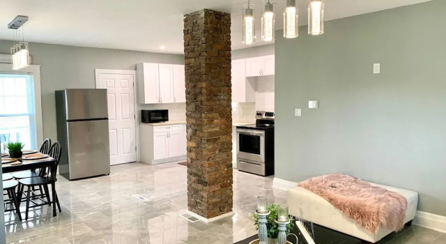 The Oakwood Cottage - With Yard & Parking, Buchen Sie Ferienhaus Niagara Falls 