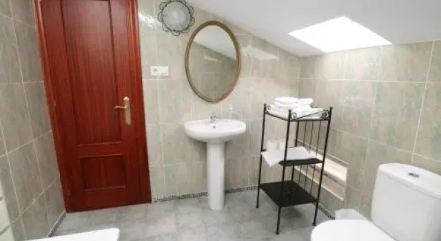 Apartamentos y estudios EL CENTRO, Buchen Sie Hotel Puente Viesgo Valles Pasiegos