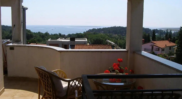 Stunning View 1-bed Apartment in Premantura