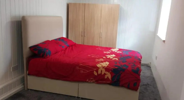 Lovely 3-bed Apartment in Parkgate Rotherham, Varaa Huoneisto Asunnot kohteessa Merseyside, Huoneisto