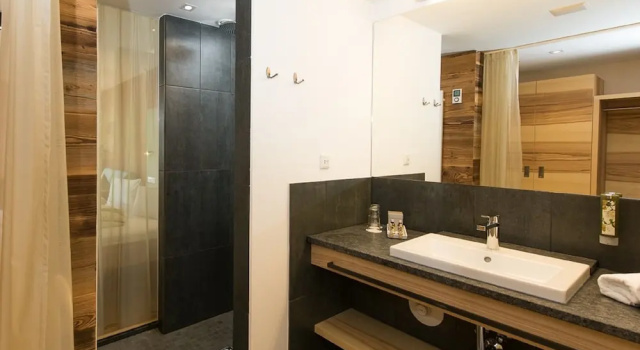 Двухместный номер Standard с балконом и с видом на горы Hotel Der Löwe Leogang