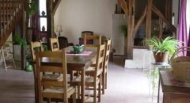 Gîte Vallières-les-Grandes, 4 pièces, 6 personnes - FR-1-491-116, Rezerwuj Hotel  