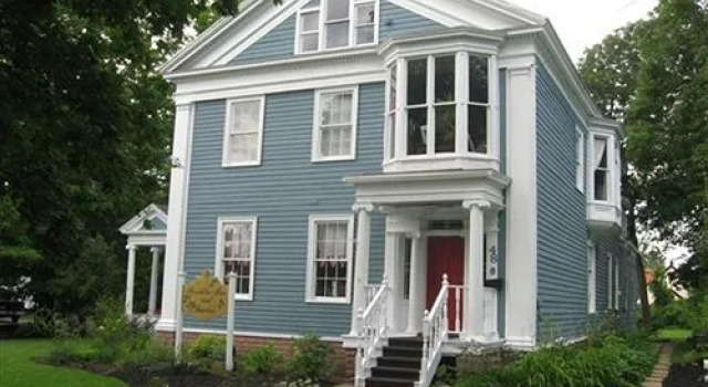 Brambles Inn & Gardens, Prenota Hotel Potsdam Stato di New York