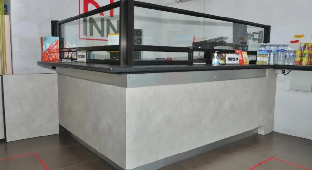 Kuching Transit Inn, Rezerwuj Hotel Hotele w Sarawak z parkingiem, Parking