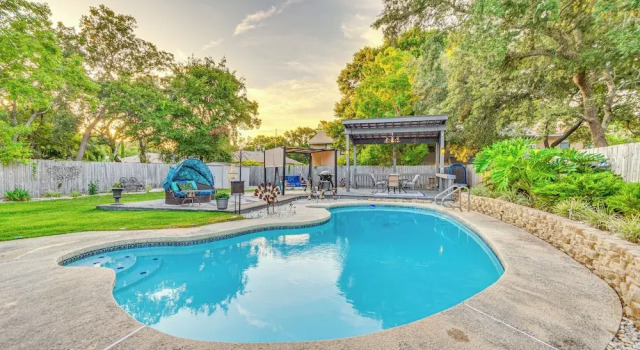 Коттедж Fort Walton Beach Home w/ Pool: 5 Mi to Beach!