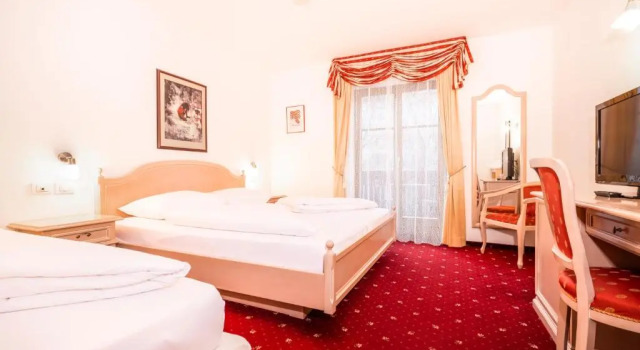 Трёхместный номер Standard с балконом Hotel Restaurant Putzer
