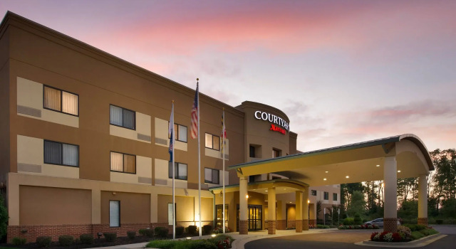 Courtyard by Marriott Waldorf, Buchen Sie Hotel Hotels in Maryland mit Parkplatz, Parkplätze