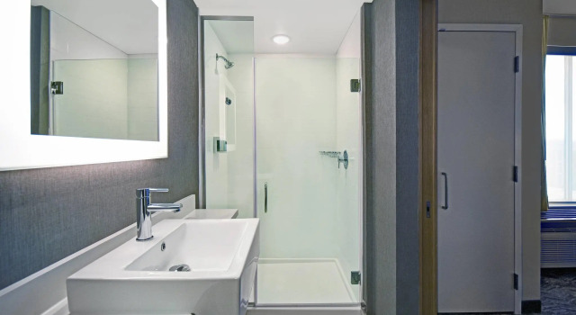Четырёхместный люкс SpringHill Suites by Marriott St. Paul Arden Hills