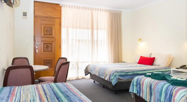 Семейный люкс Standpipe Golf Motor Inn