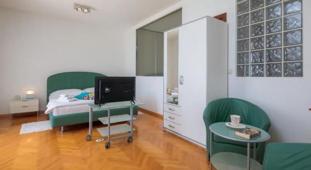 Seaside Apartment Gold 1row, Prenota Appartamento Splitska 