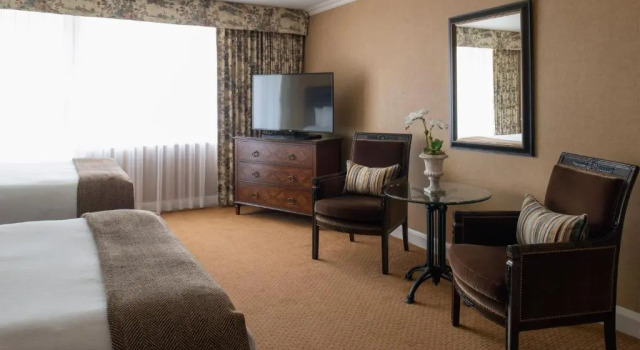 Четырёхместный номер Executive Wedgewood Hotel & Spa - Relais & Chateaux