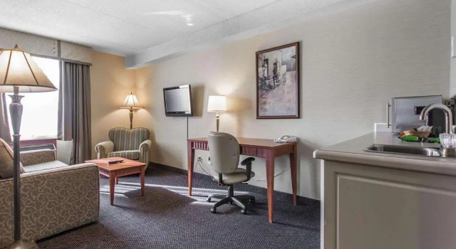 Двухместный номер Deluxe Quality Inn & Suites Bay Front