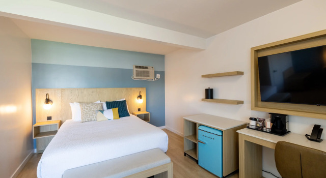 Tides Oceanview Inn and Cottages, Забронировать Отель Отели Пизмо-Бич с парковкой, рядом с Пир пляжа Pismo, Парковка