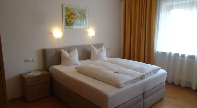 Трёхместный номер Standard с балконом и с видом на горы Hotel Garni Klausnerhof