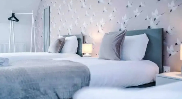 Коттедж Lovely three bed home Manchester